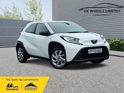 Used Toyota Aygo X PURE 72 HP (52 kW) 2023 White SUV