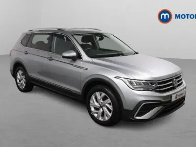 Second-hand VW Tiguan Allspace Life 150 CP (110 kW) 2023 Argintiu SUV