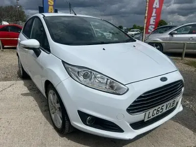 Used Ford Fiesta Titanium 2015 White Hatchback