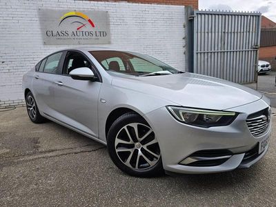 Second-hand Vauxhall Insignia Design Edition 110 CP (80 kW) 2017 Argintiu Hatchback