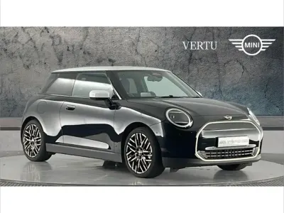 Usado Mini Cooper Exclusive 133 kW (181 CV) 2024 Negro Utilitario