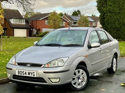 Used Ford Focus Ghia 2004 Silver Sedan