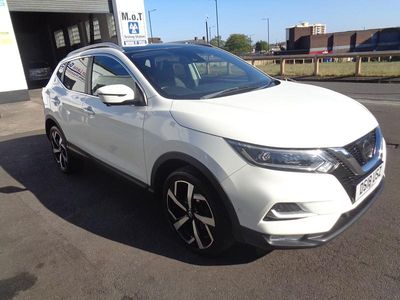 Used Nissan Qashqai Tekna 2018 White SUV