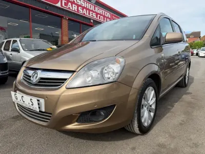 Used Vauxhall Zafira Design Edition 110 HP (80 kW) 2014 Brown MPV