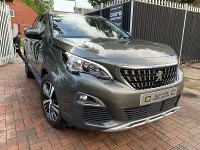Käytetty Peugeot 3008 Allure 130 HP (95 kW) 2020 Harmaa Katumaasturi