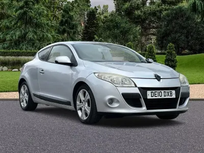 Used Renault Mégane Coupé Dynamique 110 HP (80 kW) 2010 Silver Coupe