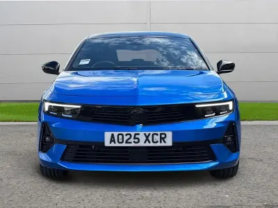 Used Vauxhall Astra Ultimate 128 HP (94 kW) 2025 Blue Hatchback