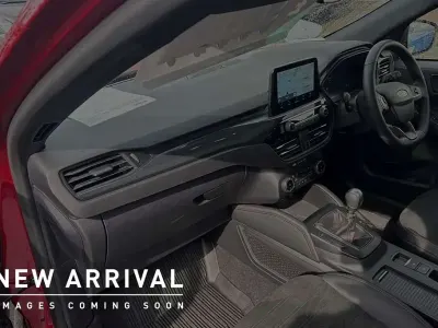 Second-hand Ford Kuga ST-Line X 147 CP (108 kW) 2023 Roșu SUV