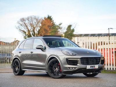 Used Porsche Cayenne 440 HP (323 kW) 2016 Grey SUV