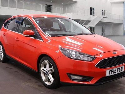 Used Ford Focus Zetec 120 HP (88 kW) 2015 Red Hatchback