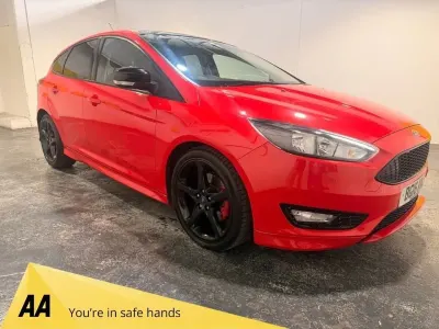Używany Ford Focus Zetec 182 KM (133 kW) 2016 Czerwony Hatchback