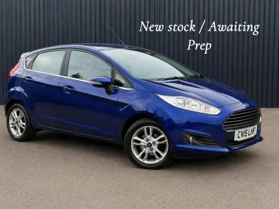 Begagnad Ford Fiesta Zetec 82 HK (60 kW) 2015 Blå Halvkombi