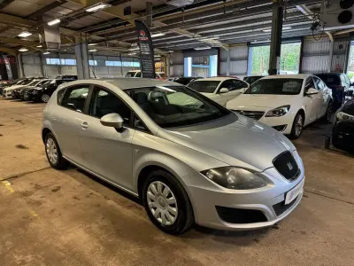 Usado Seat Leon Ecomotive 104 HP (76 kW) 2009 Cinzento Citadino