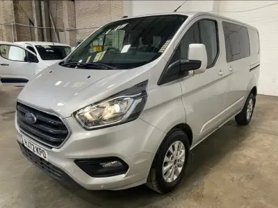 Käytetty Ford Transit Custom Limited 130 HP (95 kW) 2022 Hopea Van