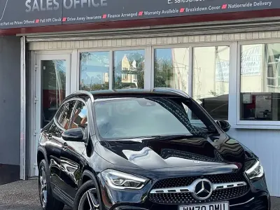 Käytetty Mercedes GLA220 AMG line 190 HP (139 kW) 2021 Musta Katumaasturi