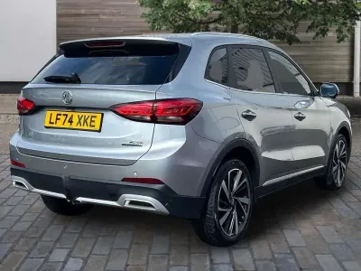 Używany MG ZS Trophy 192 KM (141 kW) 2024 Srebrny SUV