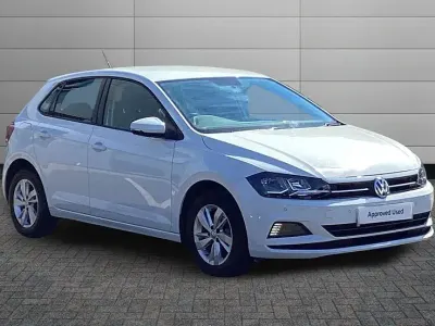Used VW Polo SE 65 HP (47 kW) 2019 Pure white Hatchback