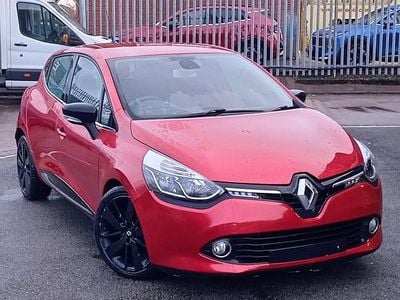 Used Renault Clio IV Dynamique 2015 Red Hatchback