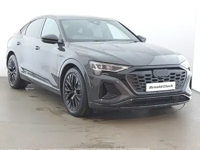 Usado Audi Q8 e-tron Black Edition 250 kW (340 HP) 2023 Cinzento SUV