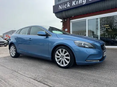 Used Volvo V40 SE Lux 115 HP (84 kW) 2014 Blue Hatchback