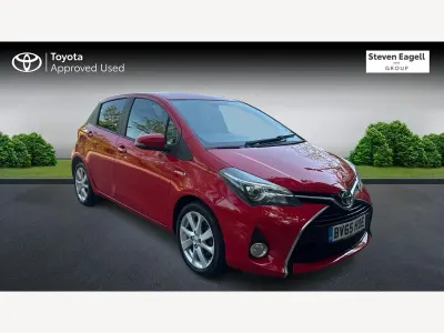 Used Toyota Yaris Sport 100 HP (73 kW) 2015 Red Hatchback