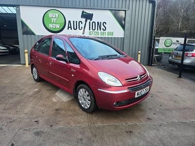 Red Used 2007 Citroën Xsara Picasso MPV | £950