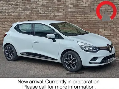 Used Renault Clio Play 75 HP (55 kW) 2018 White Hatchback