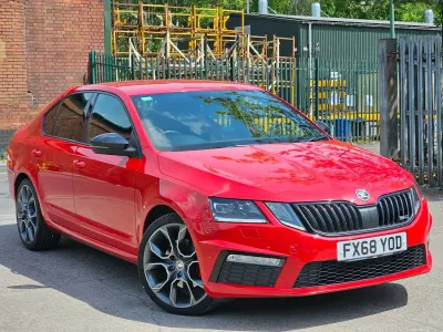 Używany Skoda Octavia vRS 2018 Czerwony Hatchback