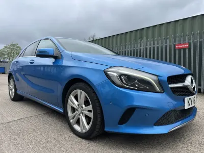 Używany Mercedes A200 Premium 2016 Niebieski Hatchback