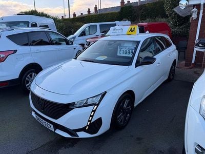 Used Peugeot 308 SW Active Premium 130 HP (95 kW) 2022 White Estate