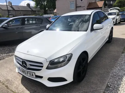 Used Mercedes C200 SE 2015 White Sedan