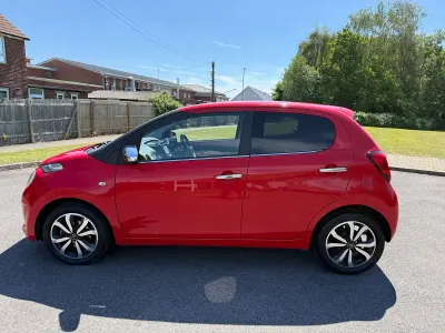 Usado Citroën C1 Flair 82 HP (60 kW) 2016 Vermelho Citadino