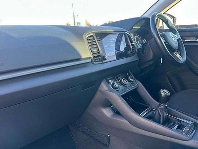 Used Skoda Karoq SE 116 HP (85 kW) 2019 Candy white SUV