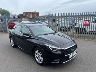 Infiniti Q30