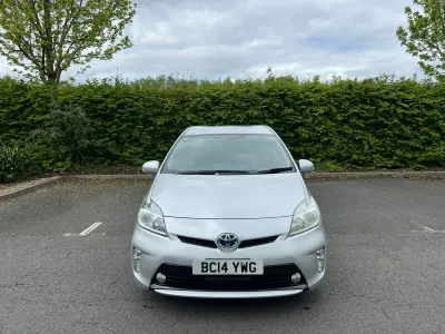Begagnad Toyota Prius 70 HK (51 kW) 2026 Silver Halvkombi