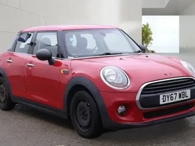 Used Mini ONE Hatch 102 HP (75 kW) 2017 Red Hatchback