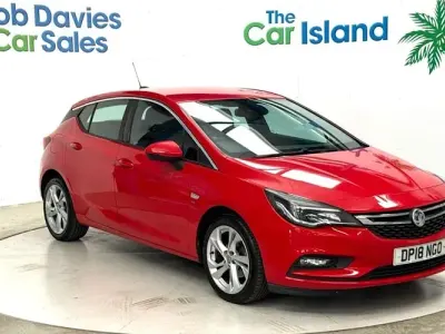 Gebraucht Vauxhall Astra SRi 101 PS (74 kW) 2018 Rot Kleinwagen