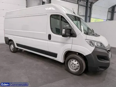 Used Vauxhall Movano 140 HP (102 kW) 2024 White