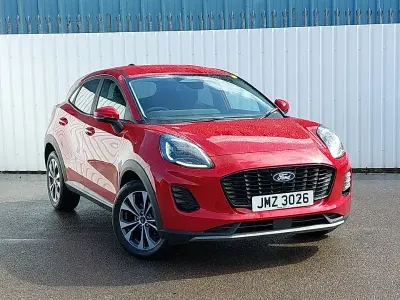 Käytetty Ford Puma Titanium 125 HP (91 kW) 2025 Punainen Katumaasturi