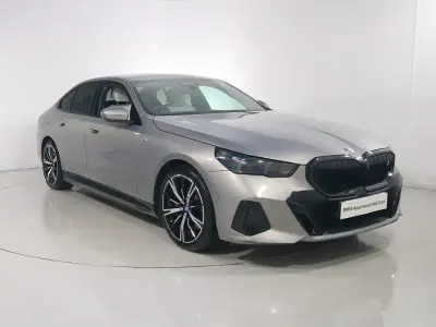 Usado BMW i5 M Sport 250 kW (340 CV) 2024 Gris Berlina