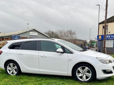 White Used 2014 Vauxhall Astra SRi Estate | £1,450 (Super price)