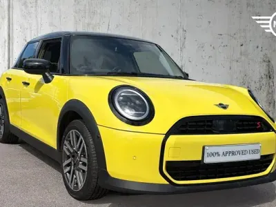 Used Mini Cooper Classic 204 HP (150 kW) 2024 Yellow Hatchback