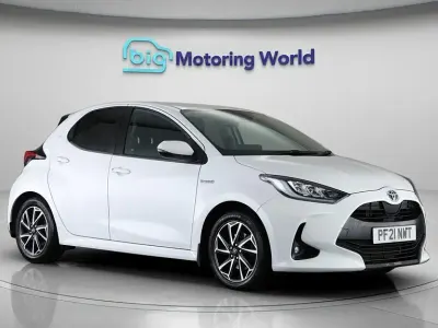Used Toyota Yaris Design 116 HP (85 kW) 2021 White Hatchback