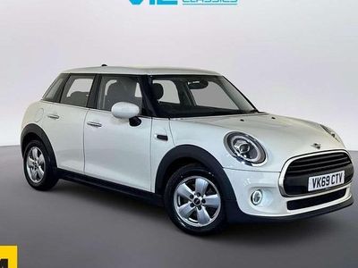 Usado Mini Cooper Classic 136 HP (100 kW) 2019 Branco Citadino