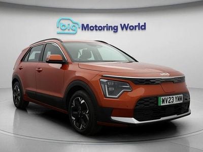 Used Kia e-Niro 147 kW (201 HP) 2023 Orange SUV