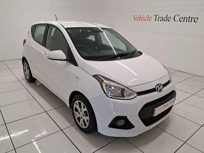Used Hyundai i10 SE 66 HP (48 kW) 2016 White Hatchback