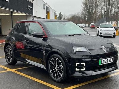 New Renault R5 Iconic 88 kW (120 HP) 2025 Additional special twotone metallic  diamond bla  Hatchback