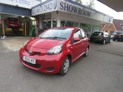 Used Toyota Aygo 68 HP (50 kW) 2011 Red Hatchback