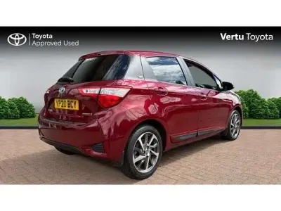 Used Toyota Yaris Hybrid 101 HP (74 kW) 2020 Red Hatchback