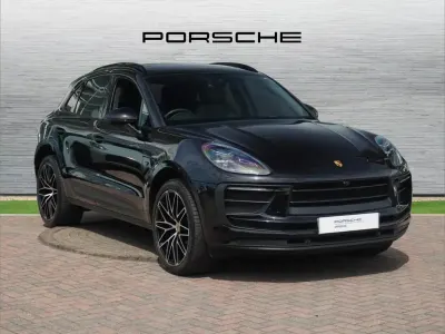 Used Porsche Macan 261 HP (191 kW) 2025 Black SUV